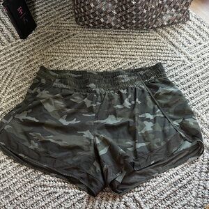 Athleta L Camo Women's Shorts VGUC